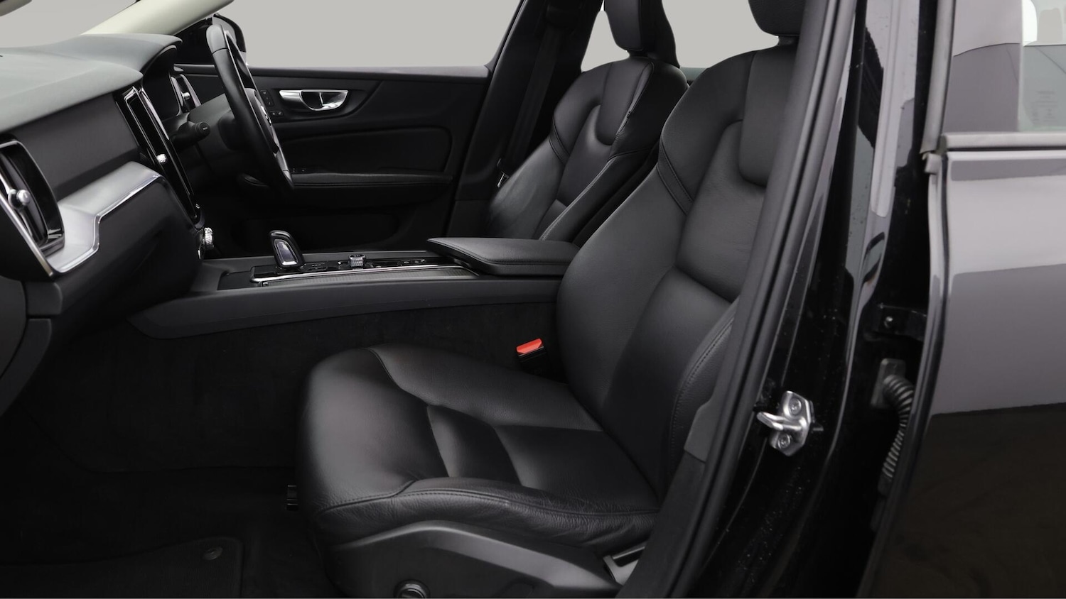 Used Volvo V60 2020 for sale - 75915033: Photo 15