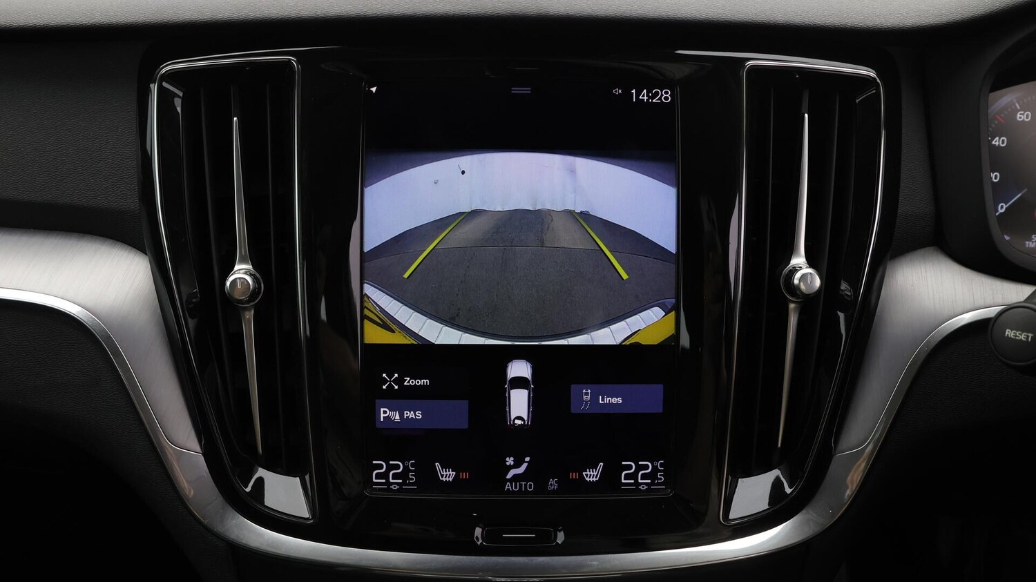 Used Volvo V60 2020 for sale - 75915033: Photo 26