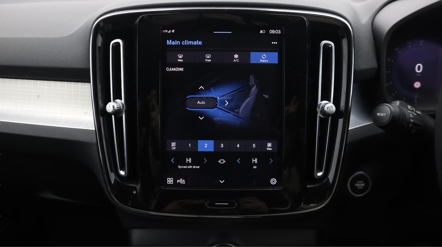 Used Volvo XC40 2022 for sale - 76702497: Photo 13