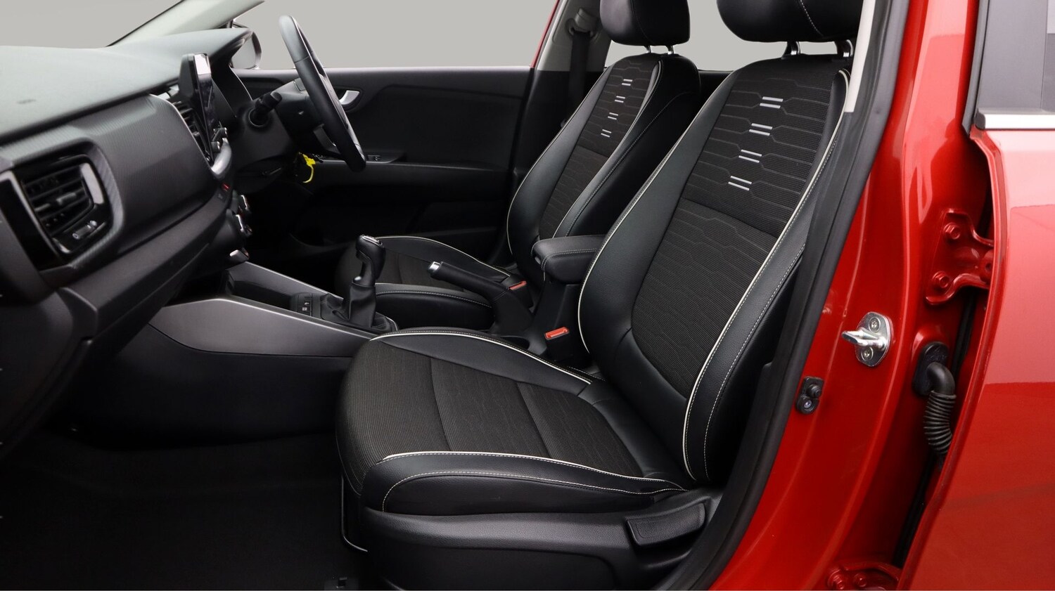 Used Kia Stonic for sale - 78112360: Photo 14