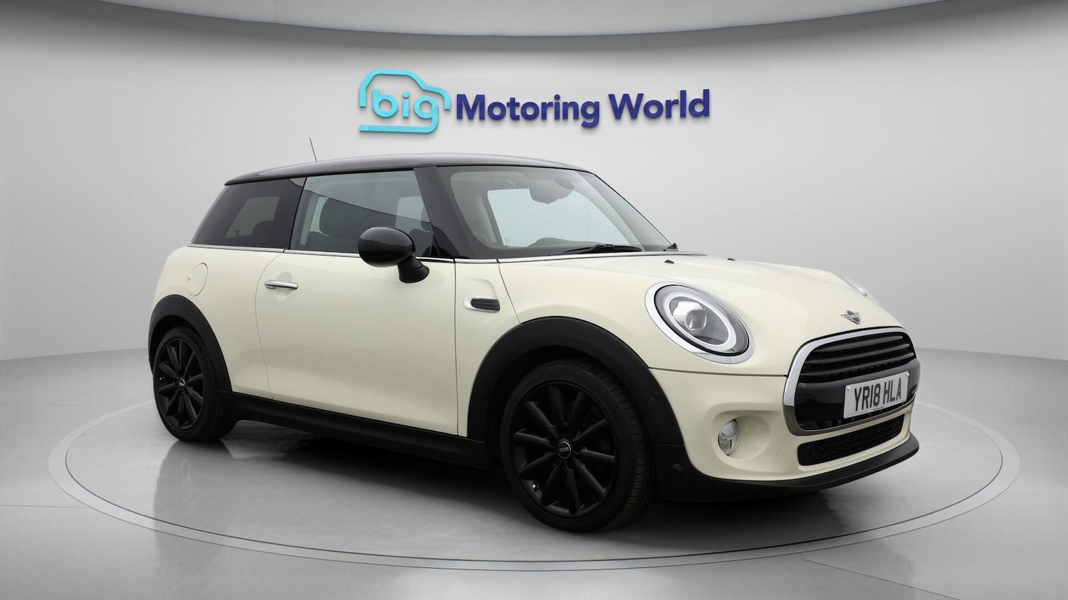 Used MINI Hatch 2018 for sale - 76432493: Photo 2