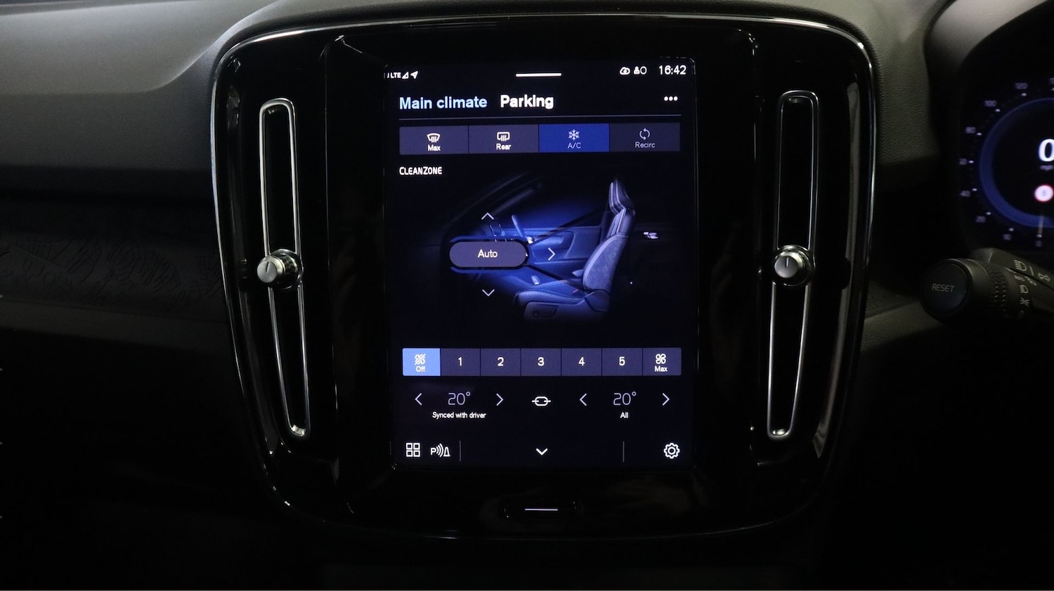 Used Volvo XC40 2022 for sale - 77294770: Photo 12