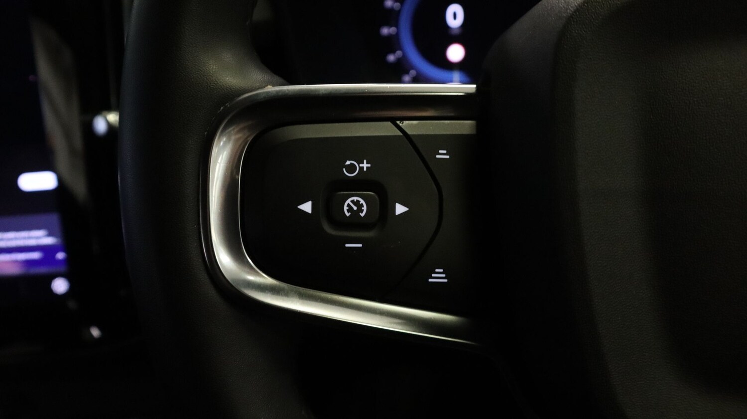 Used Volvo XC40 2022 for sale - 77294770: Photo 22