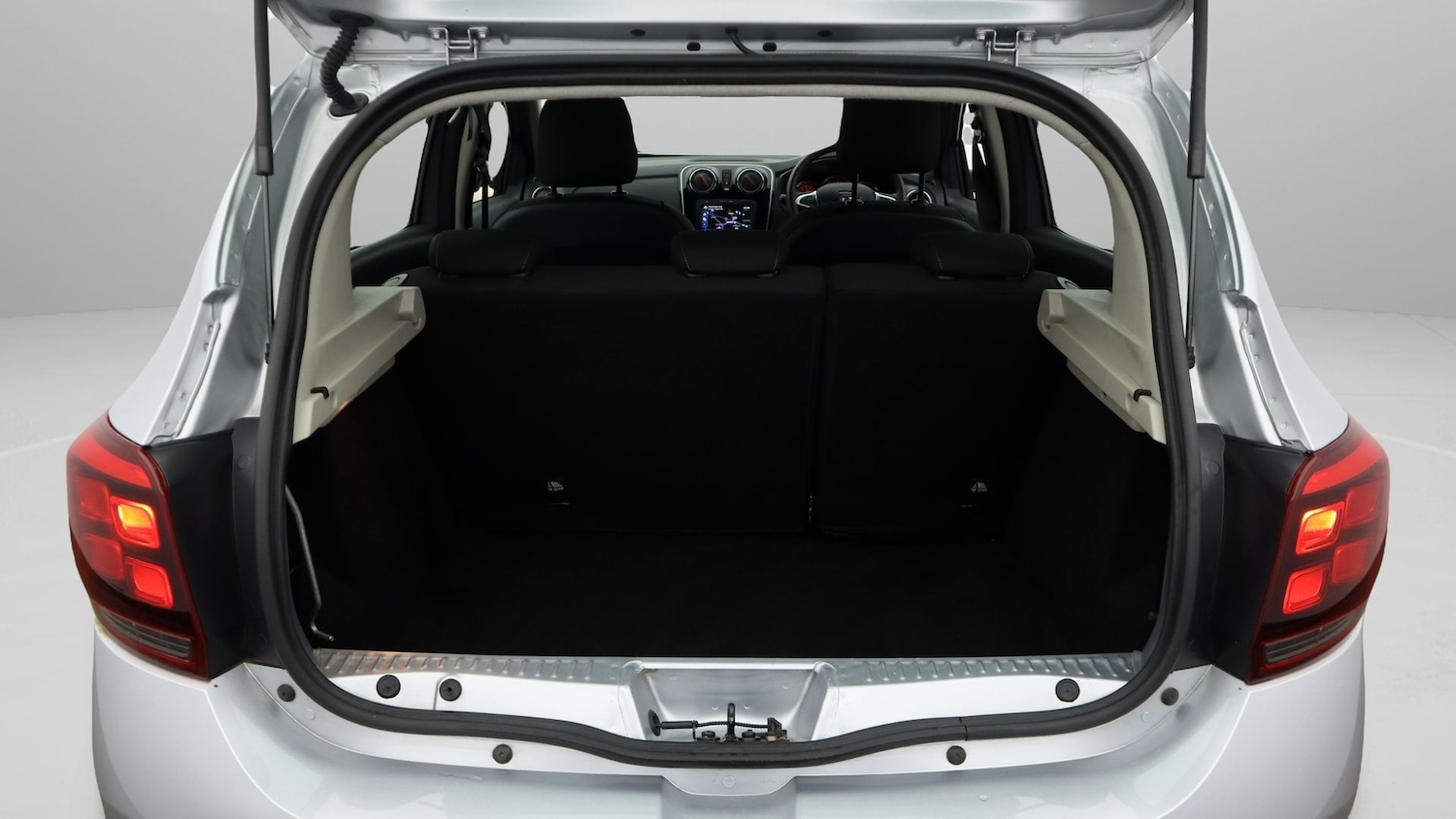 Used Dacia Sandero Stepway 2020 for sale - 77736084: Photo 17