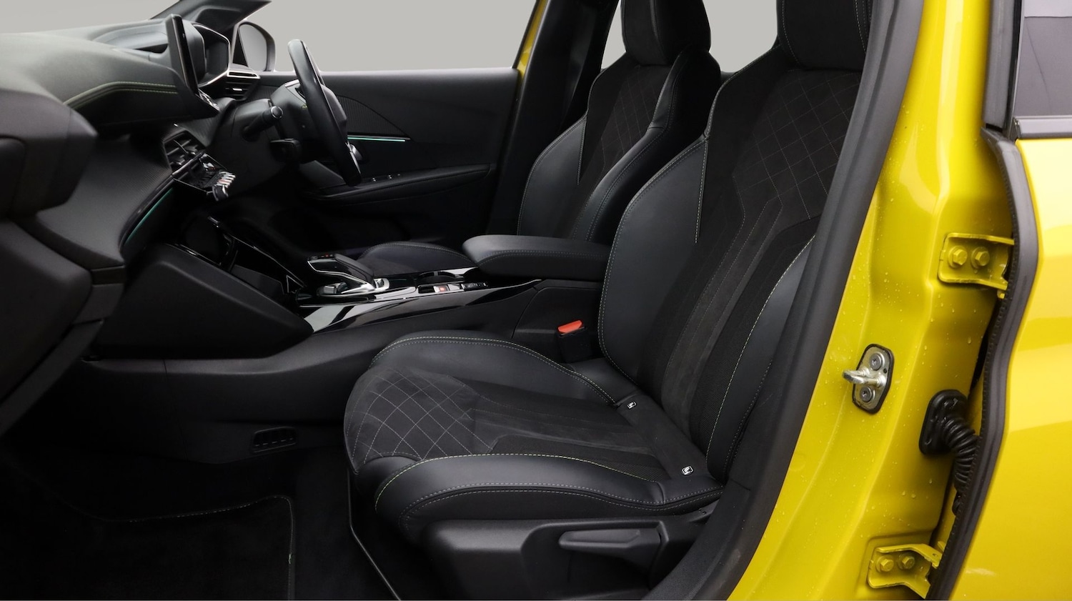 Used Peugeot 208 2021 for sale - 77712915: Photo 14