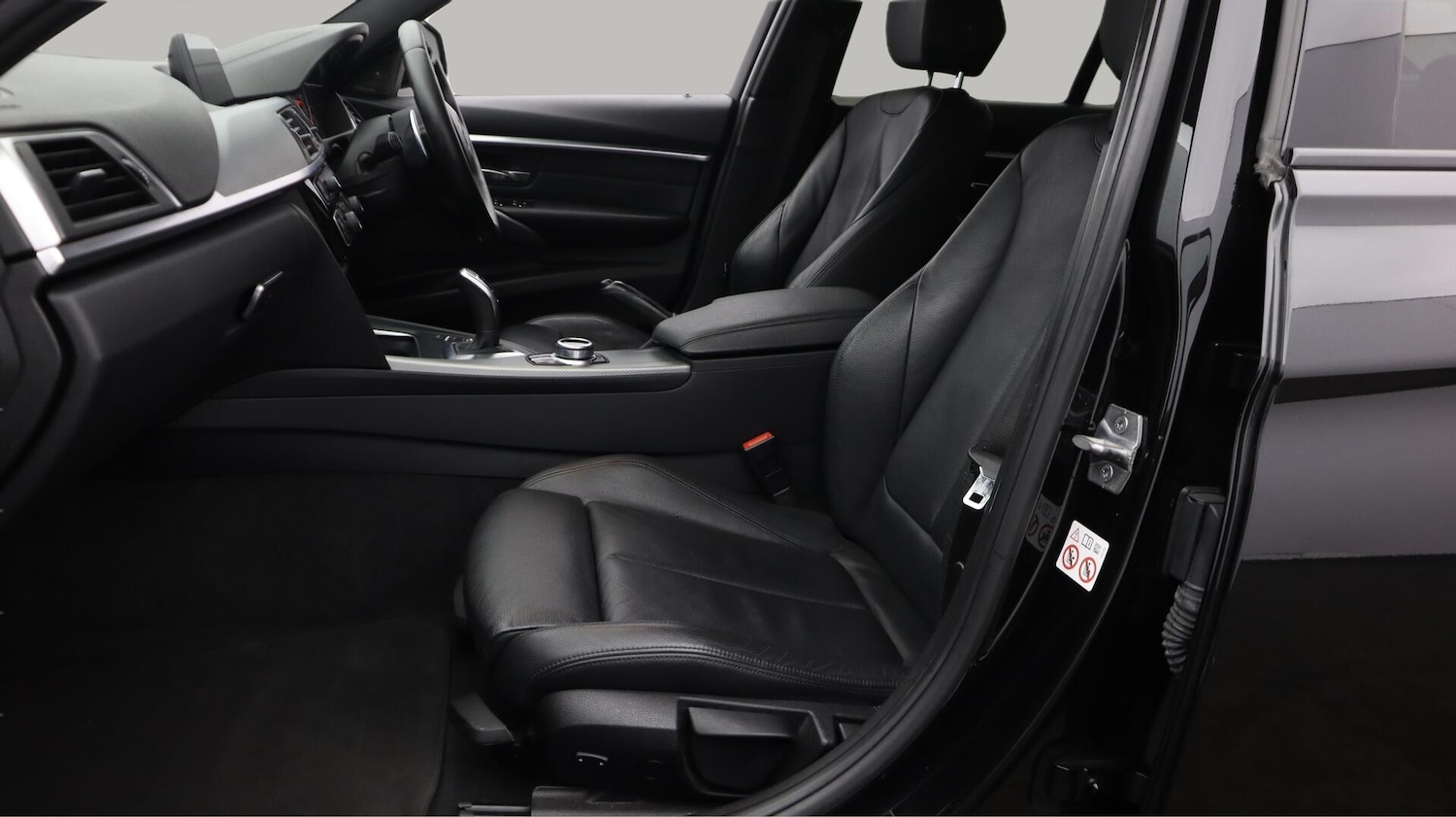 Used BMW 3 Series 2018 for sale - 76596980: Photo 15