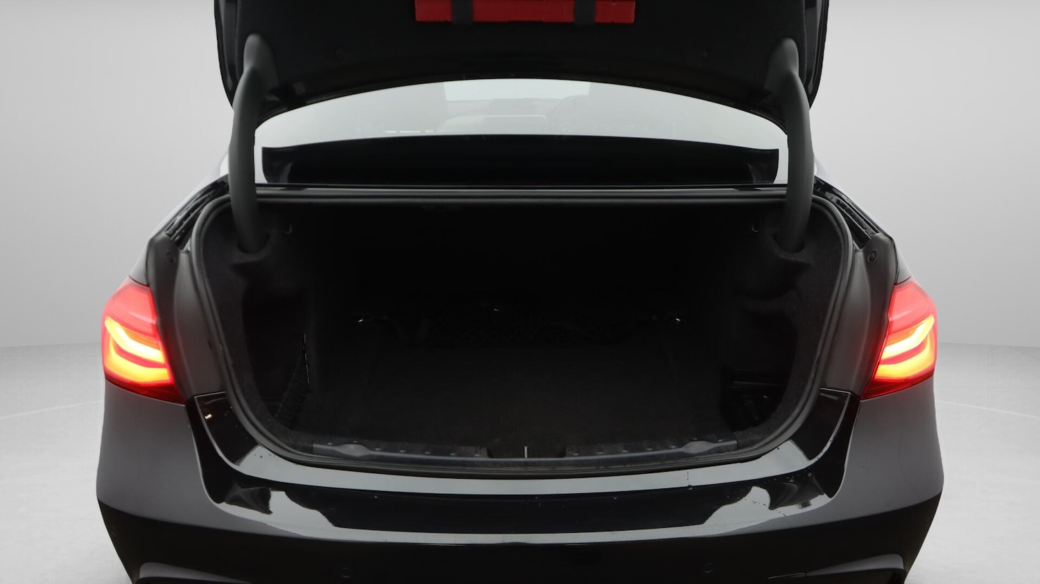 Used BMW 3 Series 2018 for sale - 76596980: Photo 18