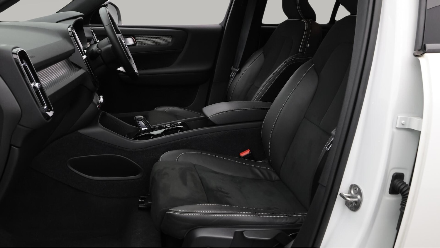 Used Volvo XC40 2022 for sale - 75990896: Photo 15