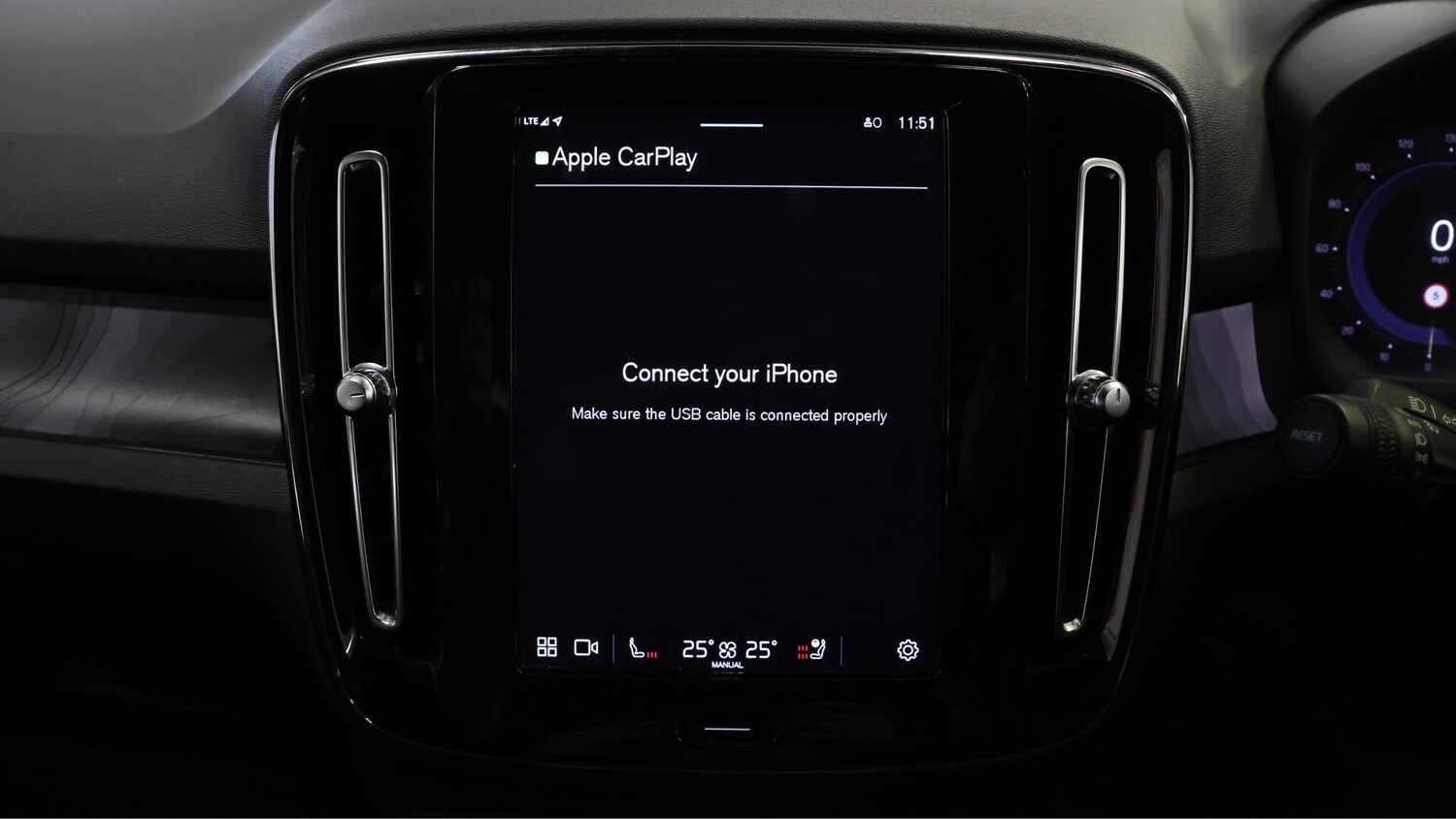 Used Volvo XC40 2022 for sale - 76284163: Photo 26