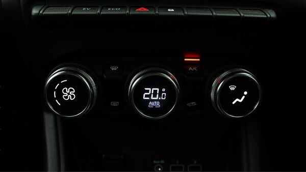 Used Renault Captur 2023 for sale - 76084178: Photo 17