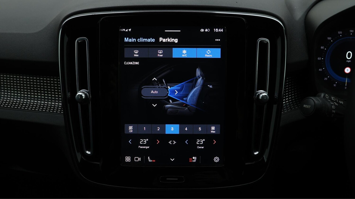 Used Volvo XC40 2021 for sale - 76562373: Photo 13