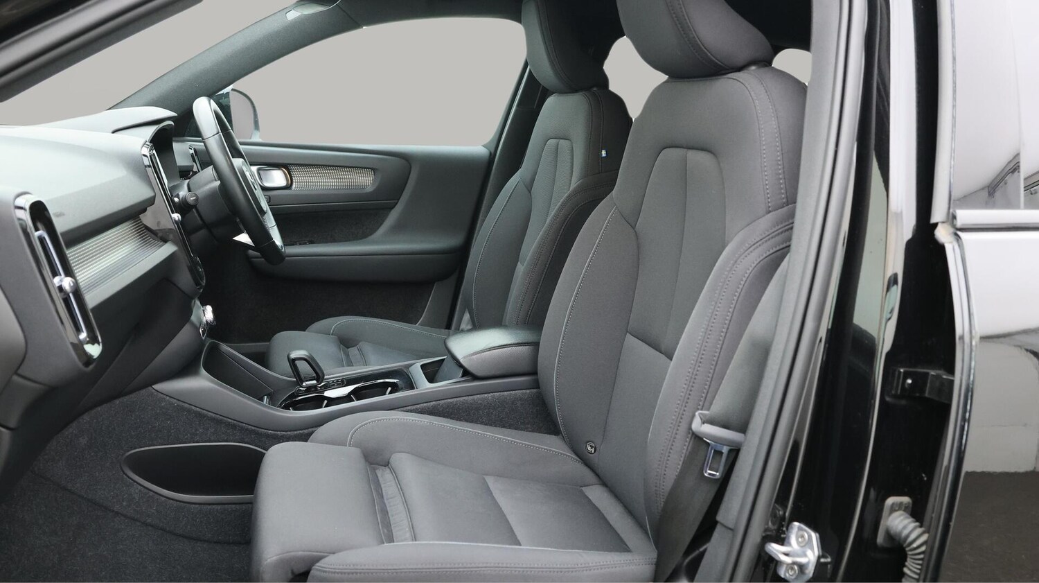 Used Volvo XC40 2021 for sale - 76562373: Photo 15