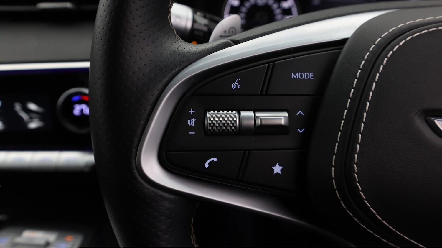 Used Genesis GV70 2023 for sale - 76714598: Photo 24