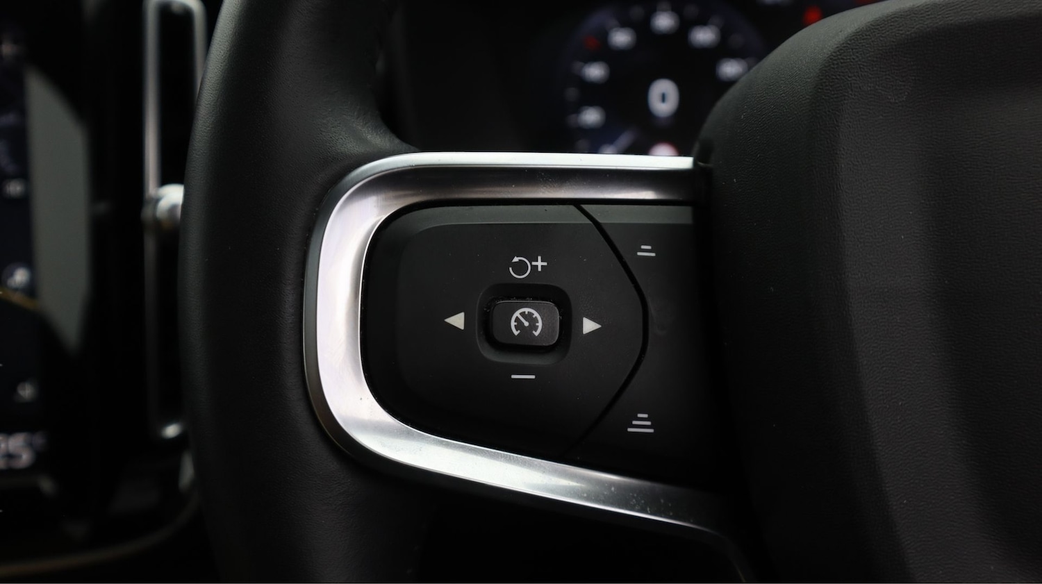 Used Volvo XC40 2021 for sale - 77749678: Photo 25