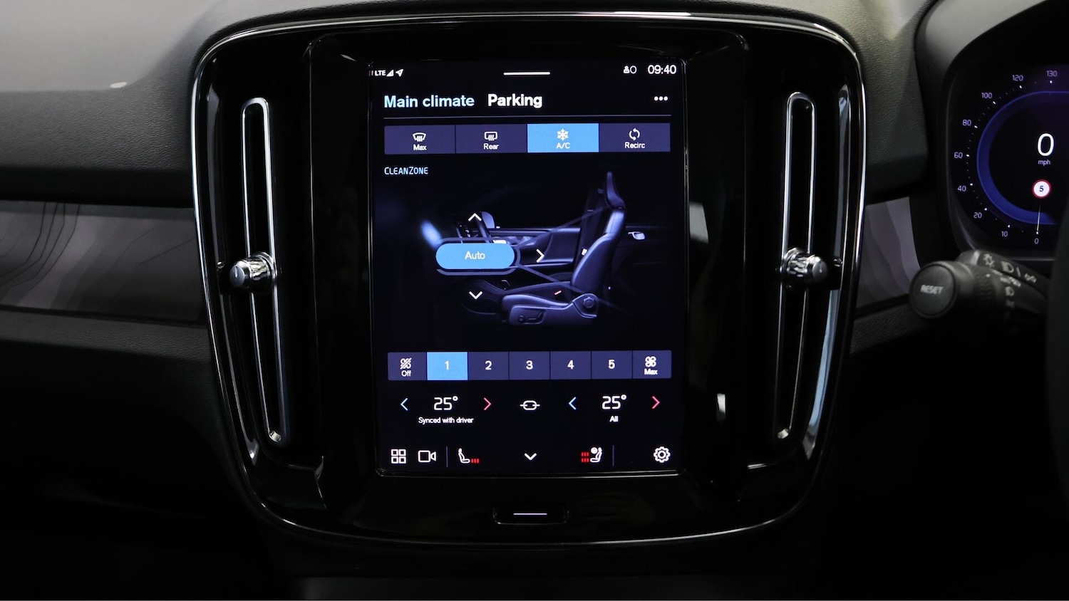 Used Volvo C40 2022 for sale - 76432001: Photo 13