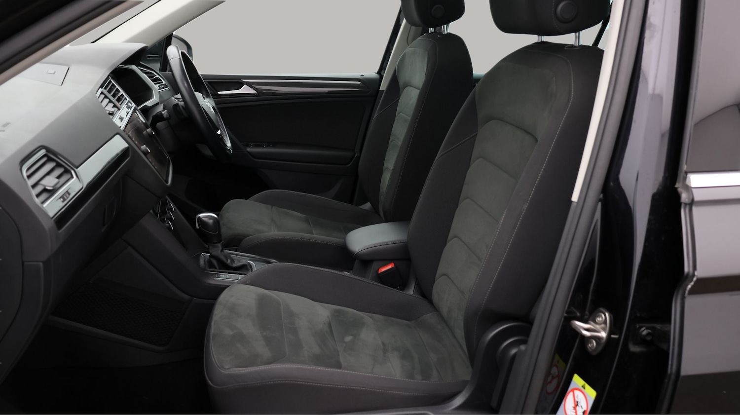 Used Volkswagen Tiguan for sale - 77477990: Photo 14