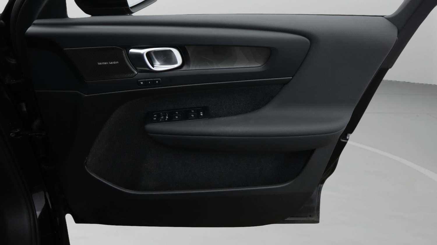 Used Volvo EX40 2025 for sale - 77730824: Photo 15