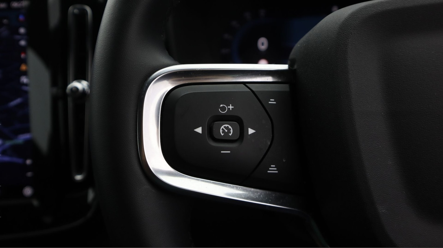 Used Volvo EX40 2025 for sale - 77730824: Photo 24