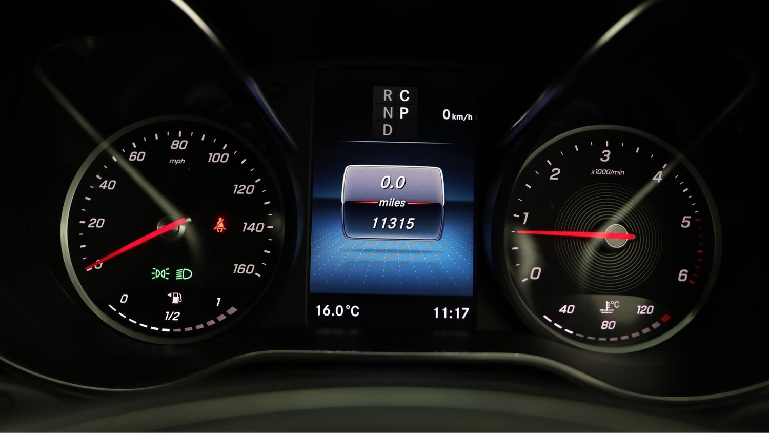 Used Mercedes-Benz V-Class 2023 for sale - 76457594: Photo 11