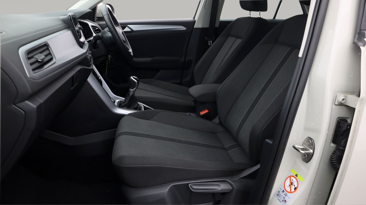 Used Volkswagen T-Roc 2024 for sale - 77204022: Photo 14