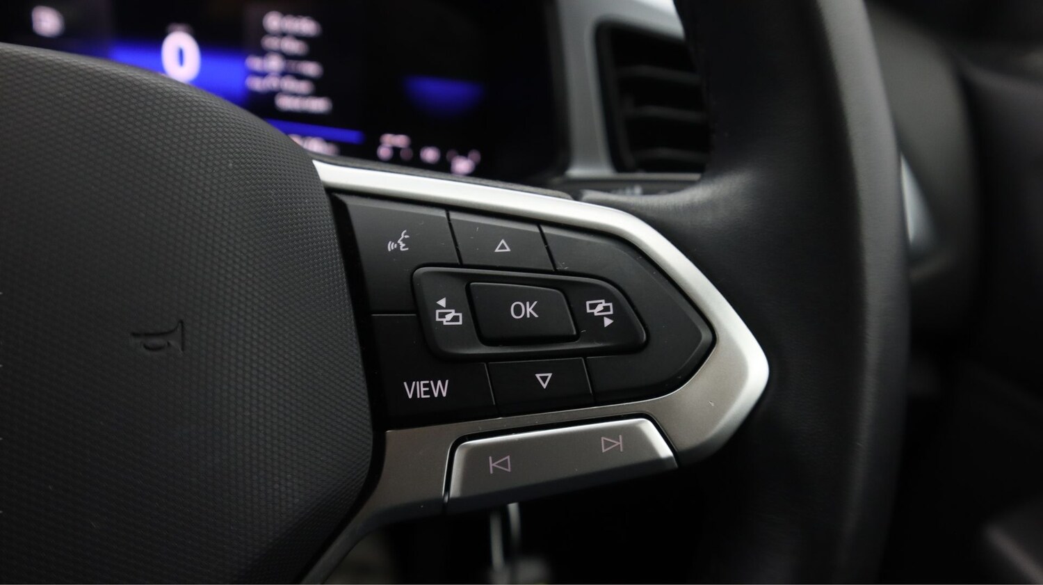 Used Volkswagen T-Roc 2024 for sale - 77204022: Photo 20