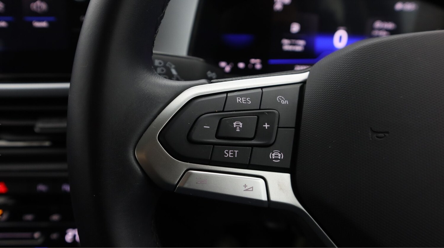 Used Volkswagen T-Roc 2024 for sale - 77204022: Photo 22