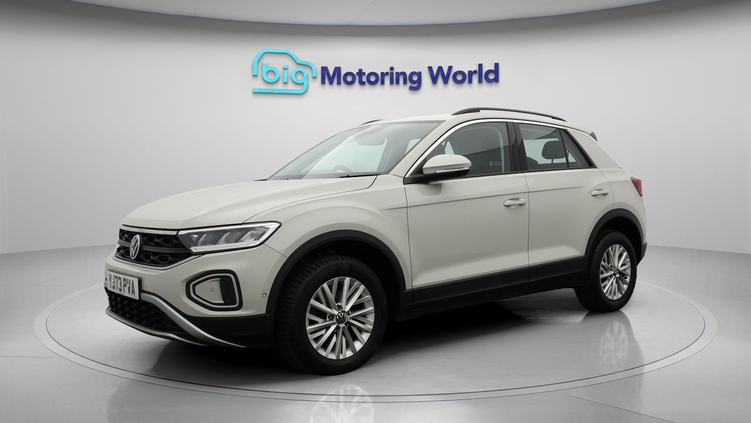 Used Volkswagen T-Roc 2024 for sale - 77204022: Photo 3