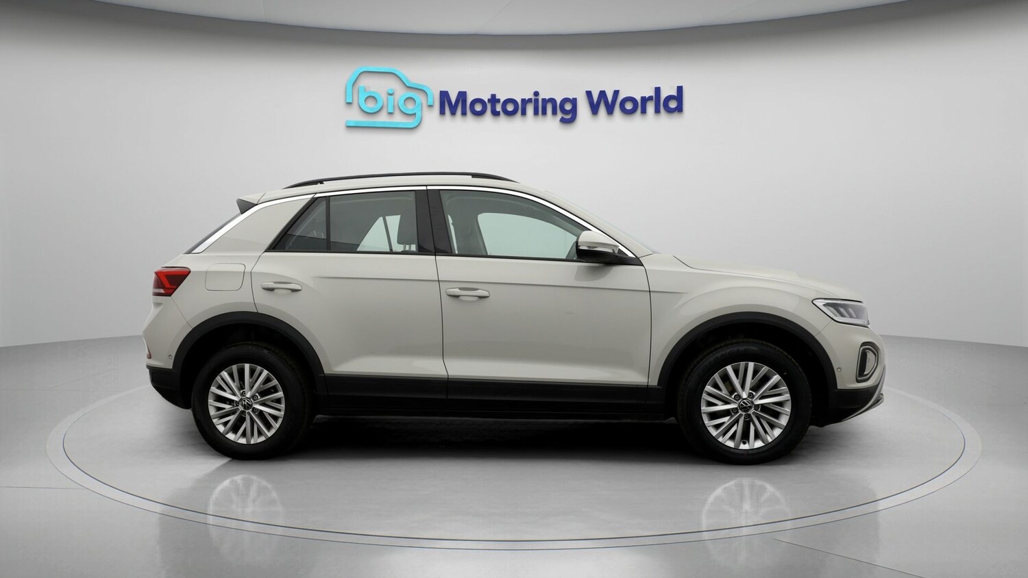 Used Volkswagen T-Roc 2024 for sale - 77204022: Photo 8