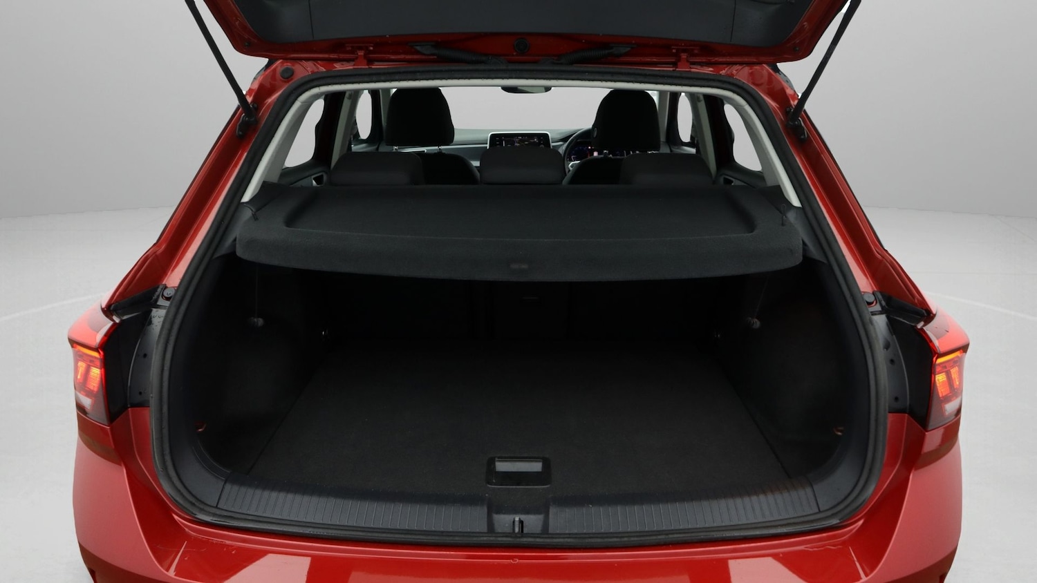 Used Volkswagen T-Roc 2023 for sale - 77656026: Photo 17