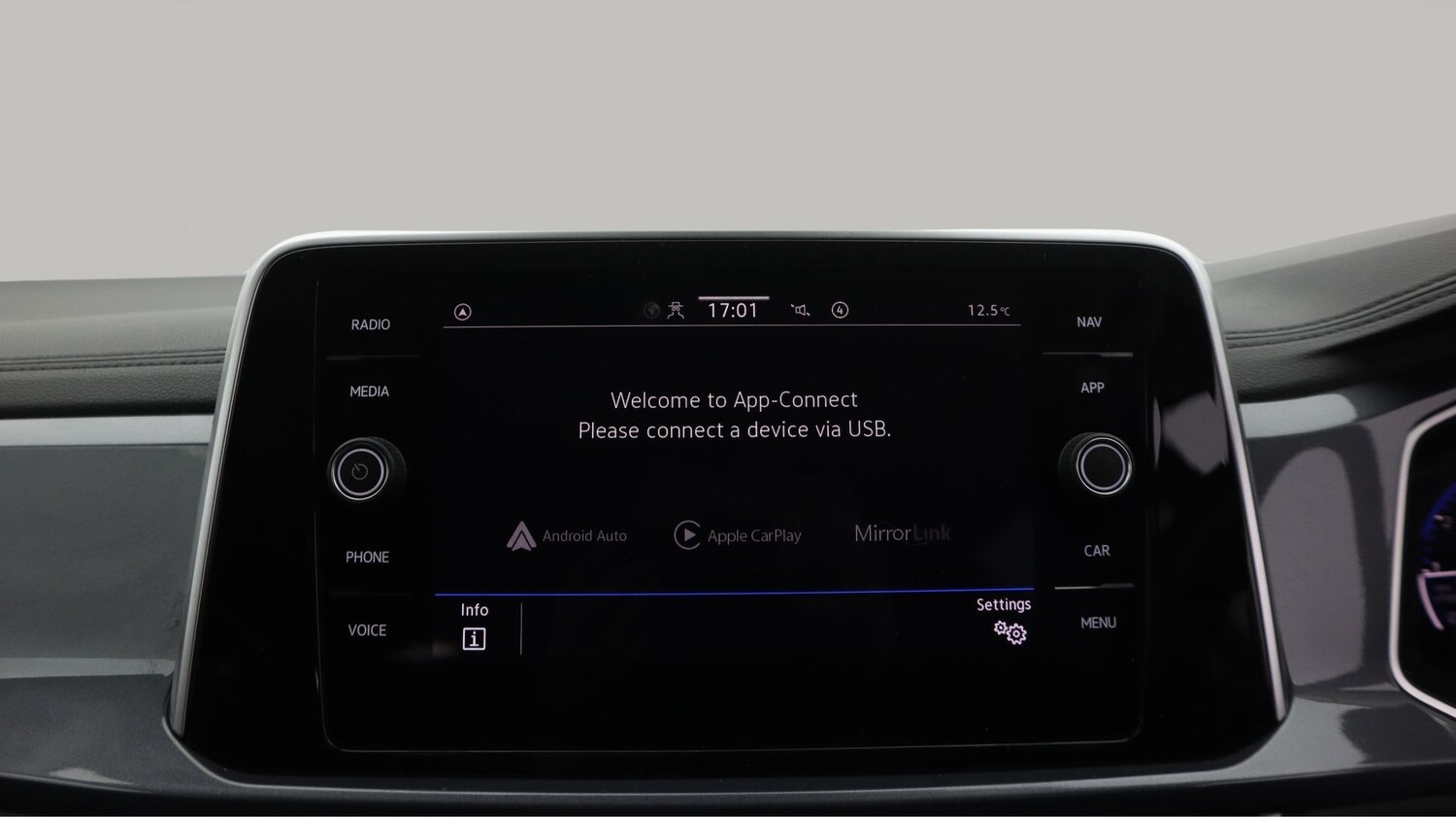 Used Volkswagen T-Roc 2023 for sale - 77656026: Photo 23