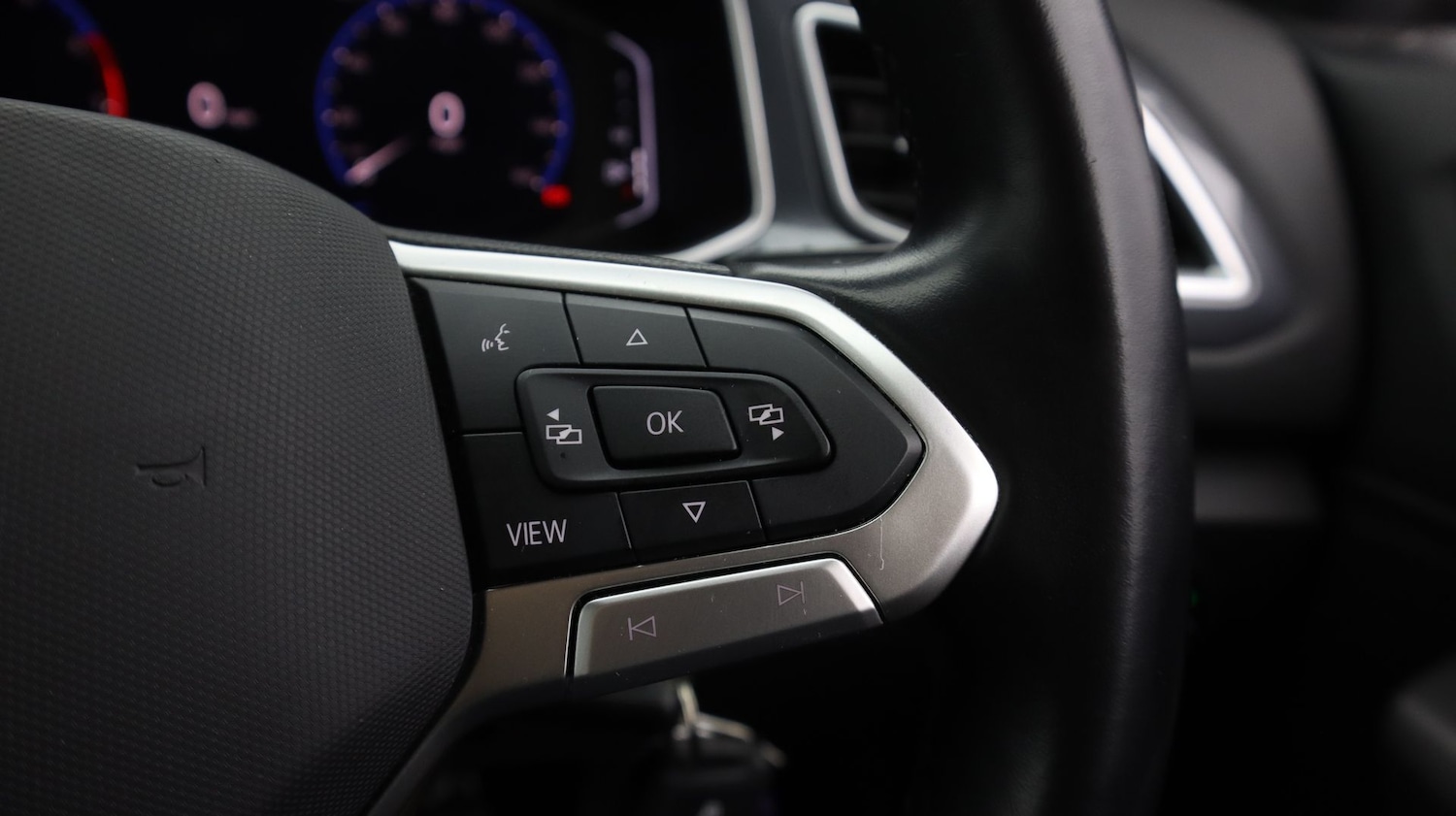 Used Volkswagen T-Roc 2023 for sale - 77656026: Photo 24