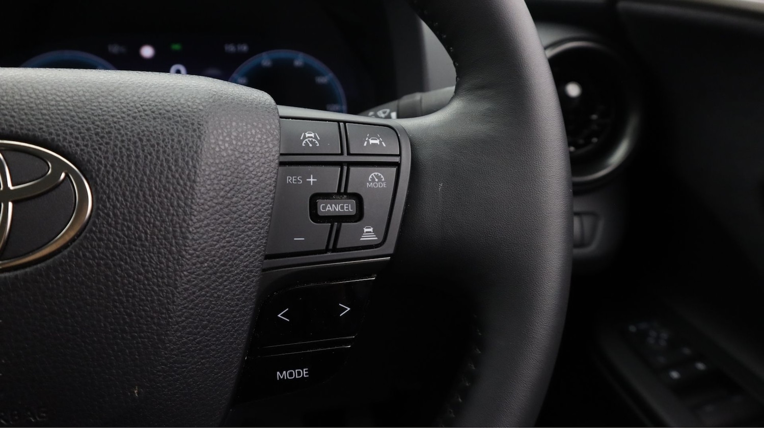 Used Toyota C-HR 2024 for sale - 77994487: Photo 23