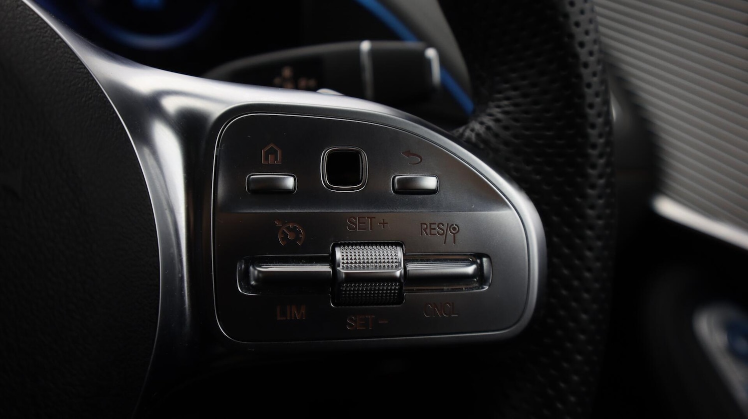 Used Mercedes-Benz EQC 2023 for sale - 76735235: Photo 27