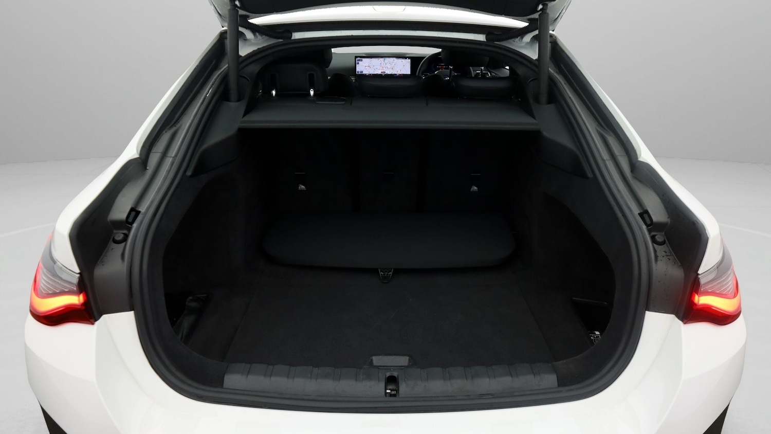 Used BMW i4 2023 for sale - 77182094: Photo 17