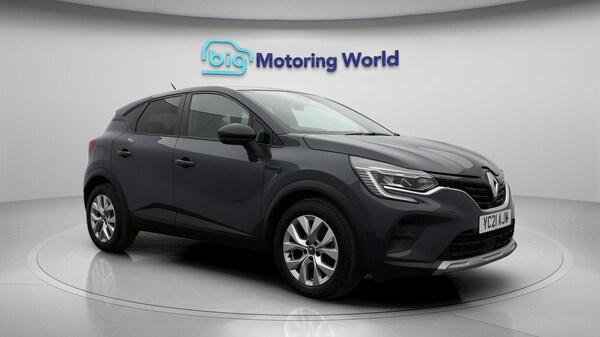 Used Renault Captur 2021 for sale - 76295821: Photo 2