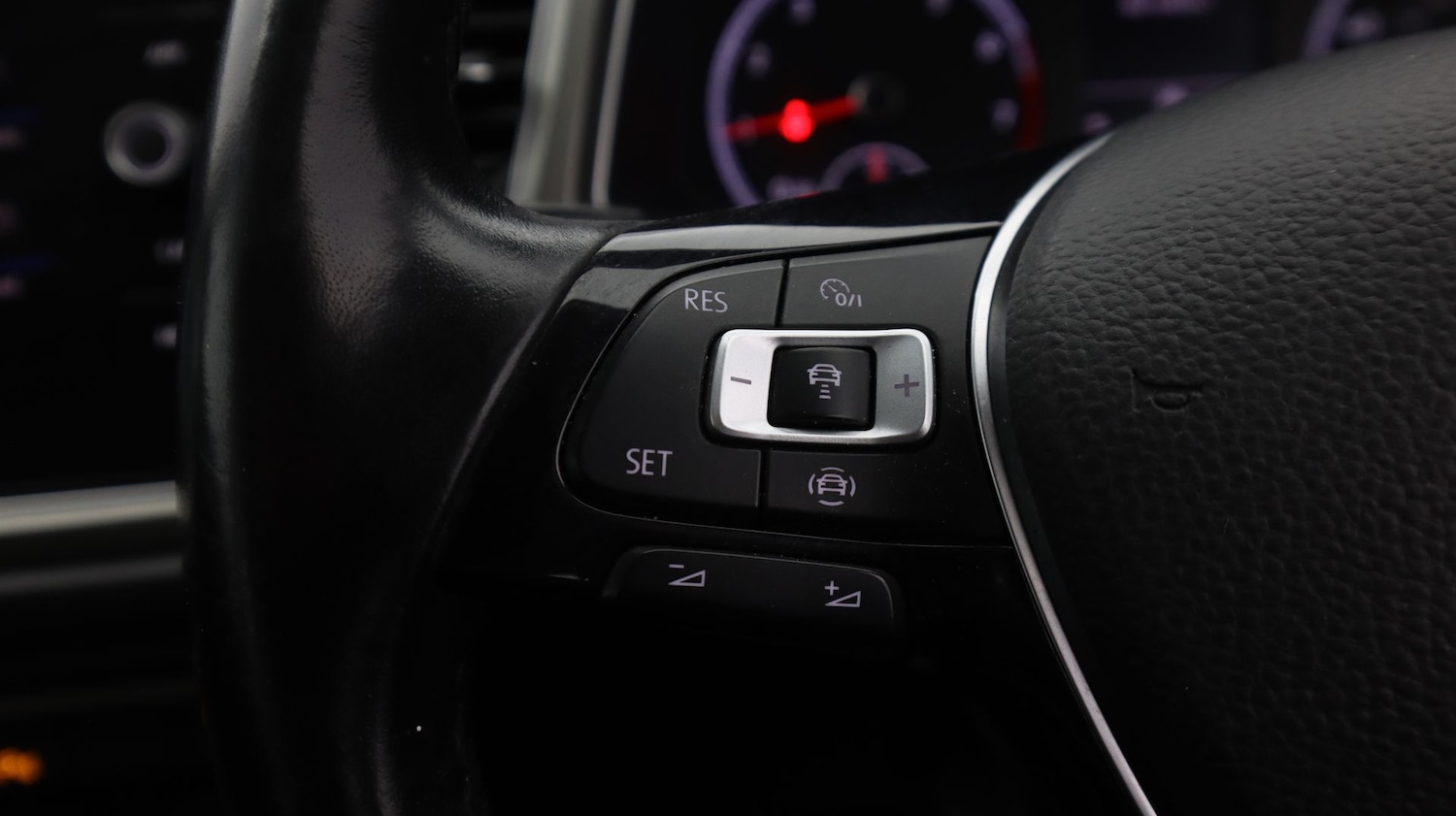 Used Volkswagen T-Roc 2021 for sale - 77809232: Photo 24