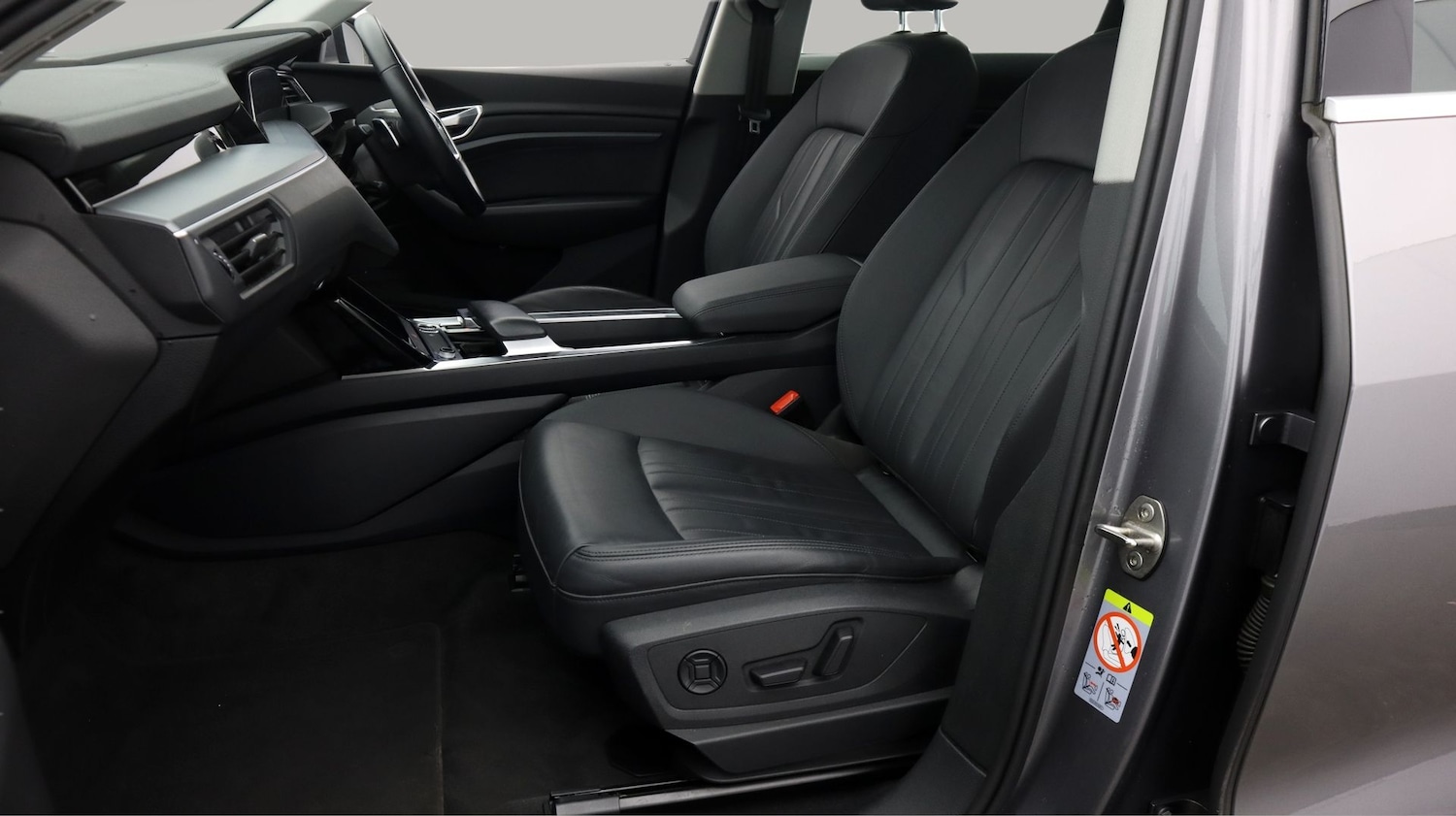 Used Audi e-tron 2021 for sale - 77345752: Photo 14