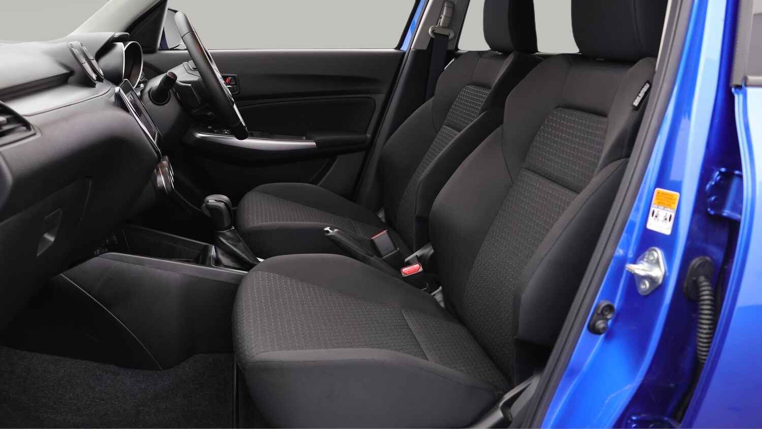 Used Suzuki Swift 2023 for sale - 76167235: Photo 15