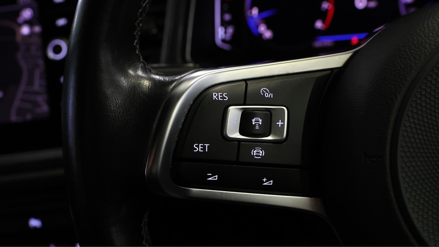 Used Volkswagen T-Roc 2021 for sale - 76431880: Photo 23