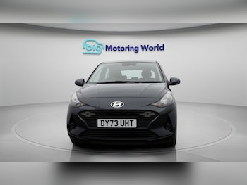 Used Hyundai i10 2024 for sale - 77664464: Photo