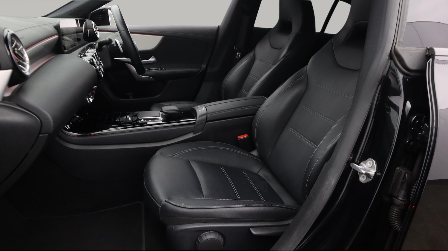 Used Mercedes-Benz CLA 2022 for sale - 76657397: Photo 15