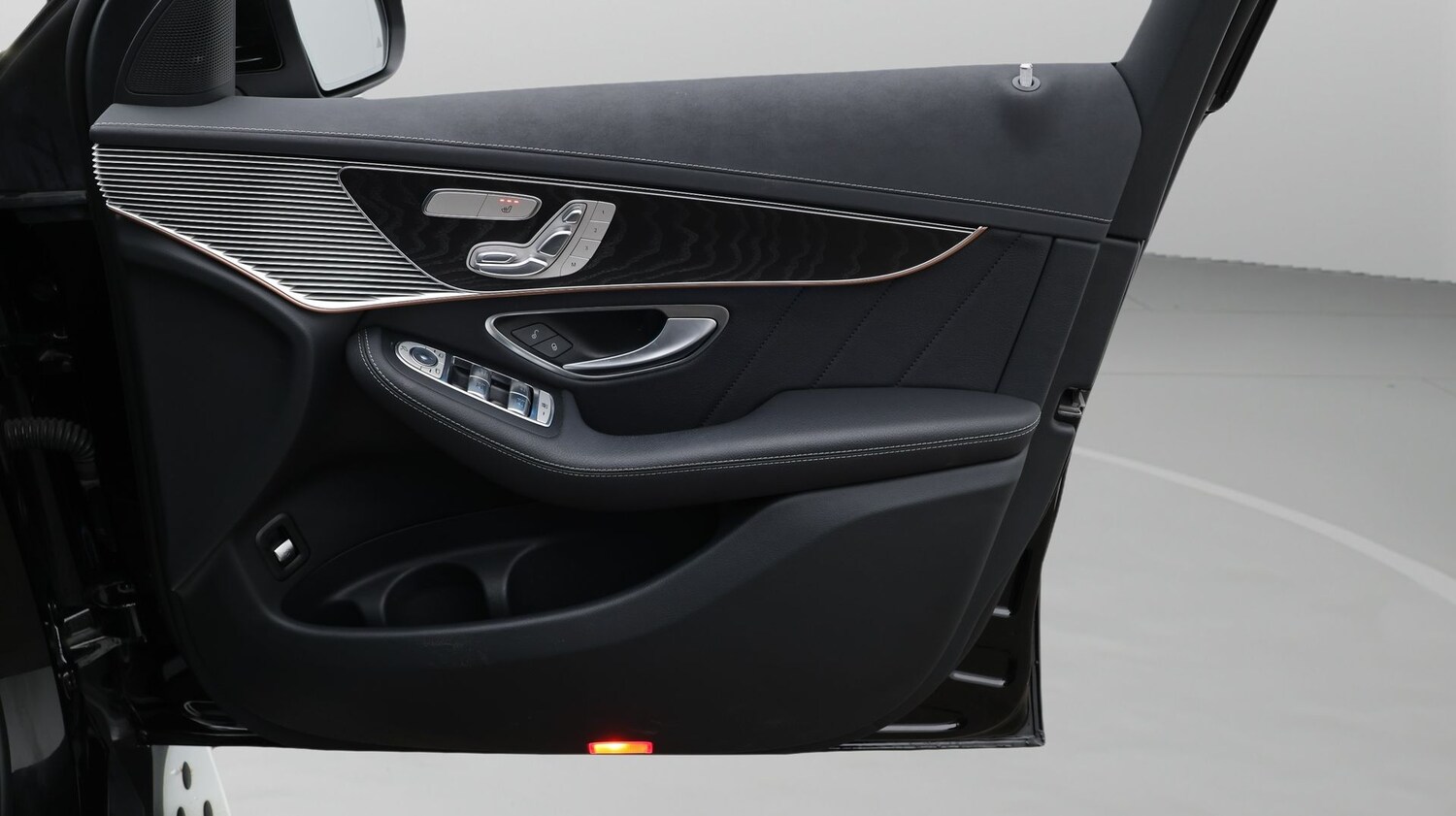 Used Mercedes-Benz EQC for sale - 77297216: Photo 15