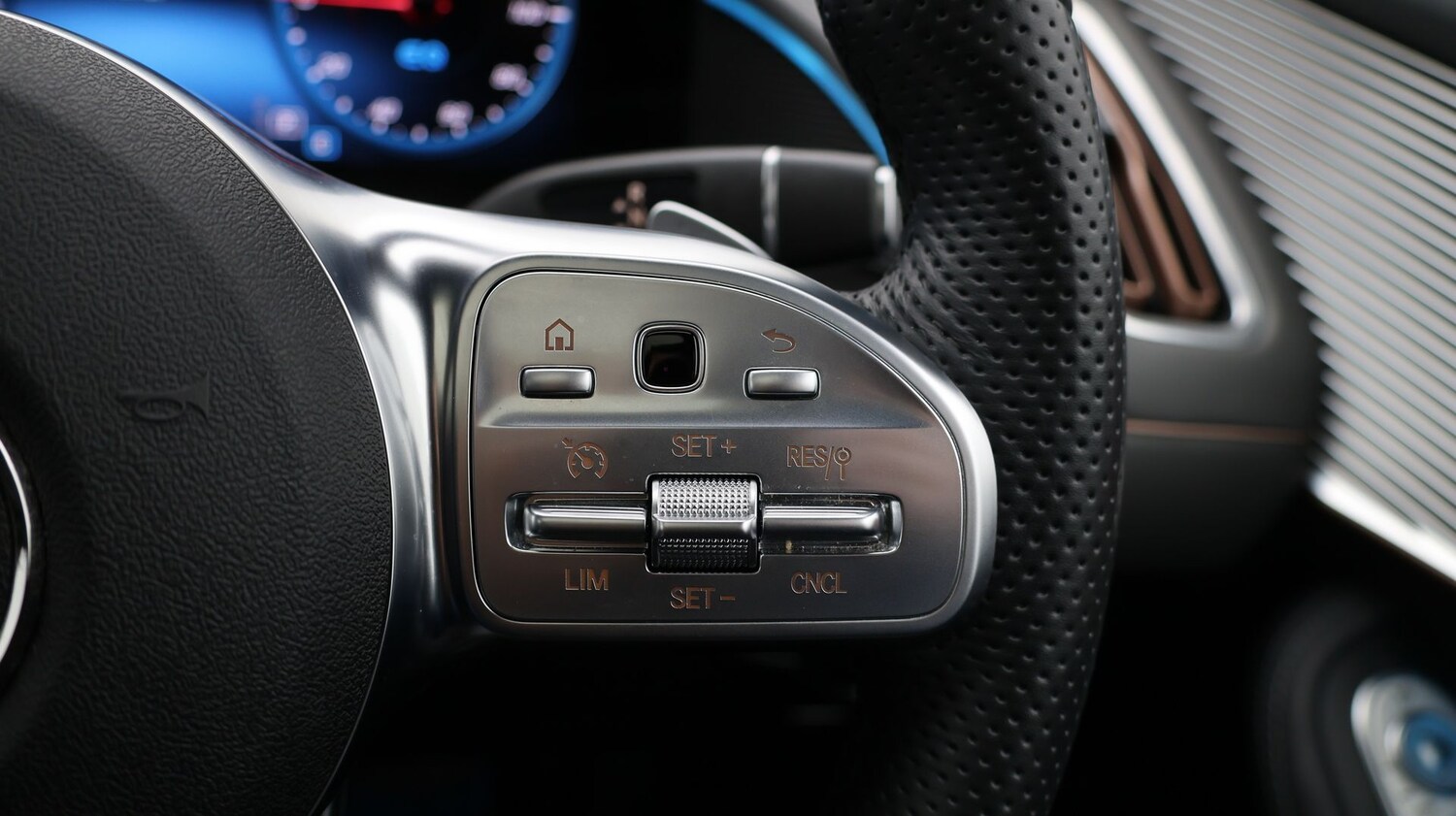 Used Mercedes-Benz EQC for sale - 77297216: Photo 29