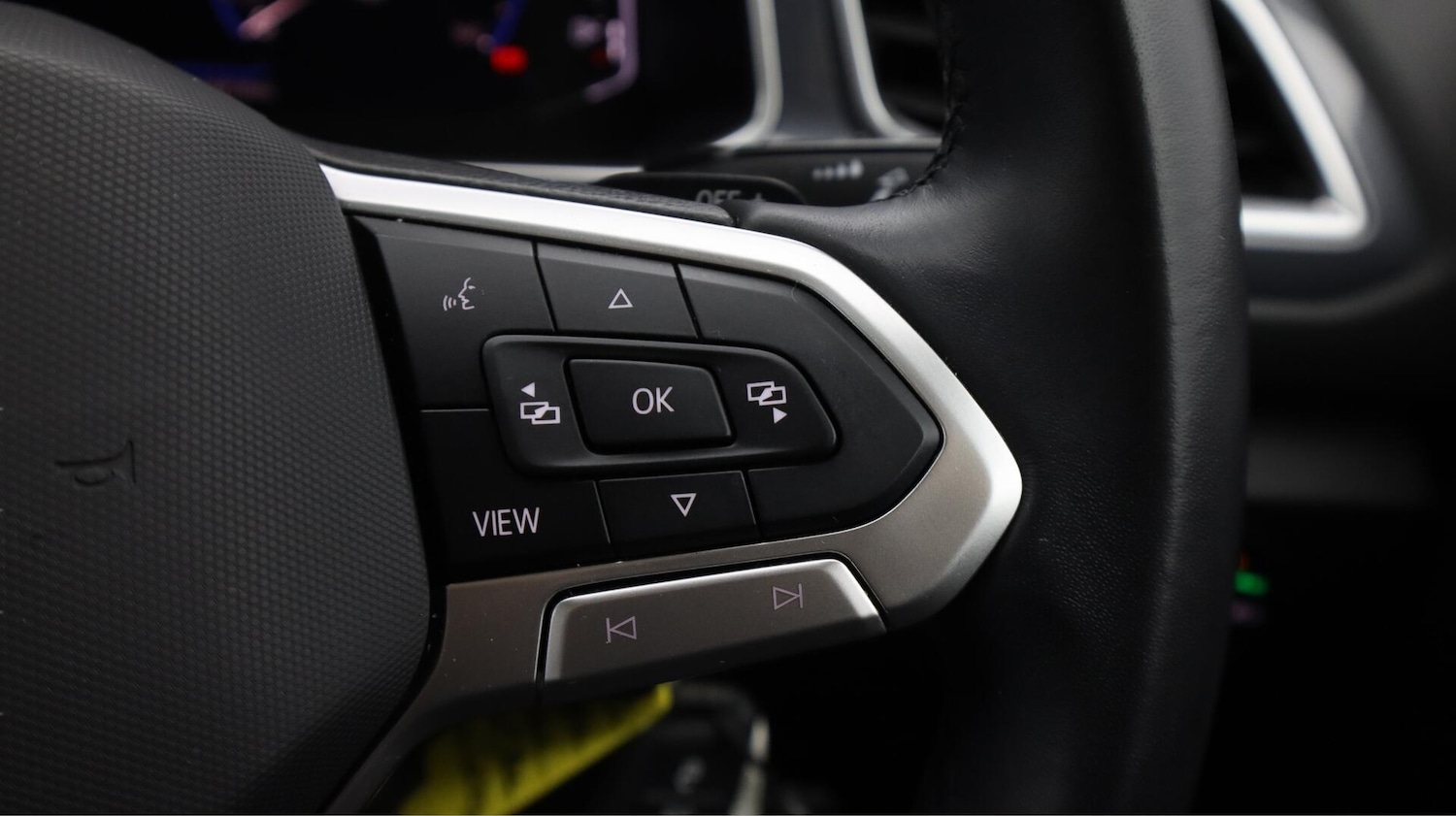 Used Volkswagen T-Roc 2023 for sale - 76715315: Photo 23