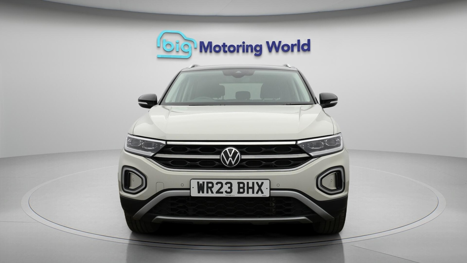 Used Volkswagen T-Roc 2023 for sale - 76715315: Photo 3