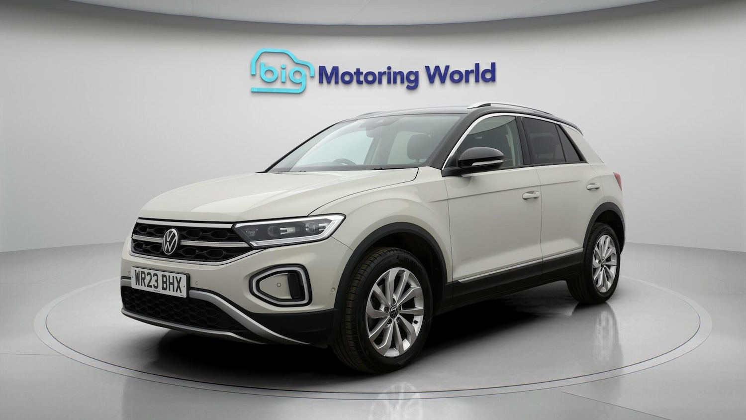 Used Volkswagen T-Roc 2023 for sale - 76715315: Photo 4