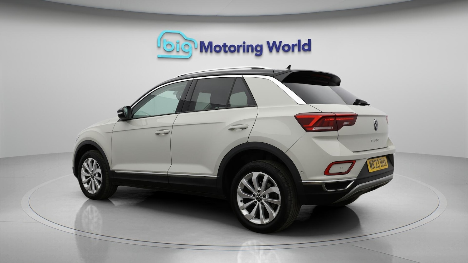 Used Volkswagen T-Roc 2023 for sale - 76715315: Photo 6