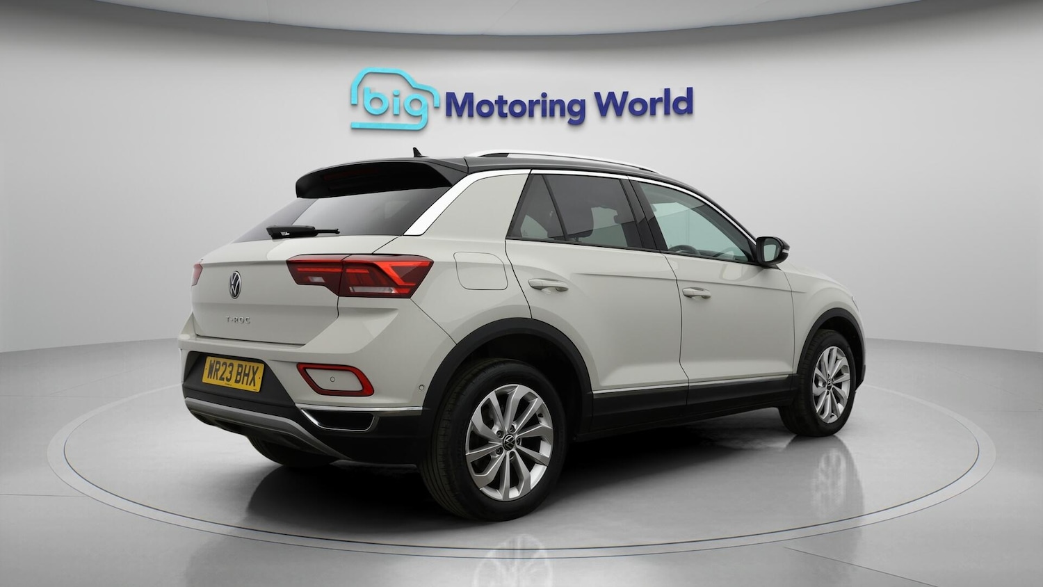 Used Volkswagen T-Roc 2023 for sale - 76715315: Photo 8