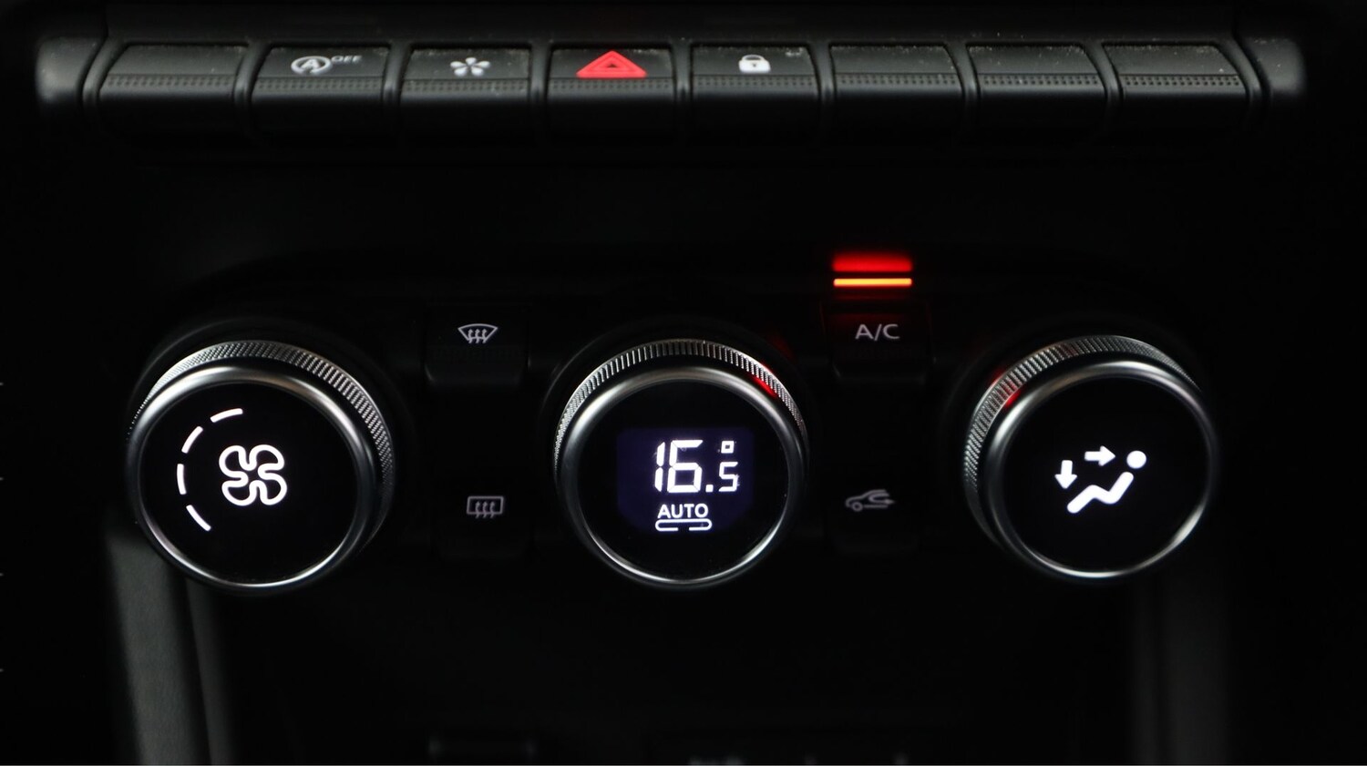 Used Renault Captur 2023 for sale - 77938648: Photo 12