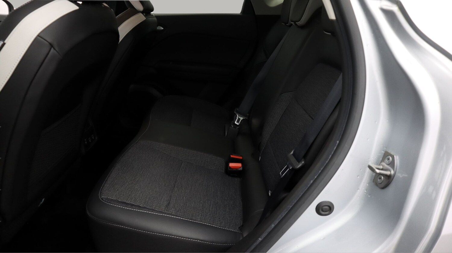 Used Renault Captur 2023 for sale - 77938648: Photo 16